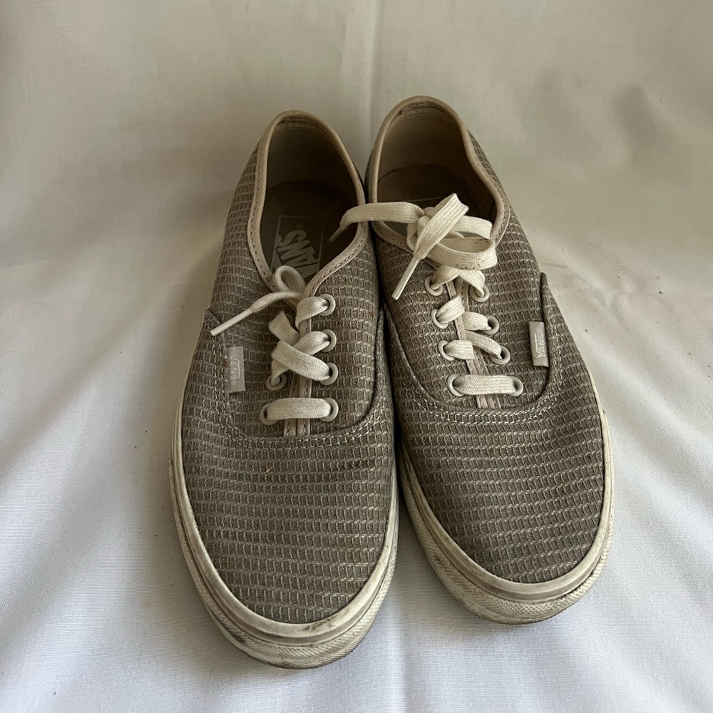 Unisex Gray Classic Vans sneakers size 7 women 5.5 Men